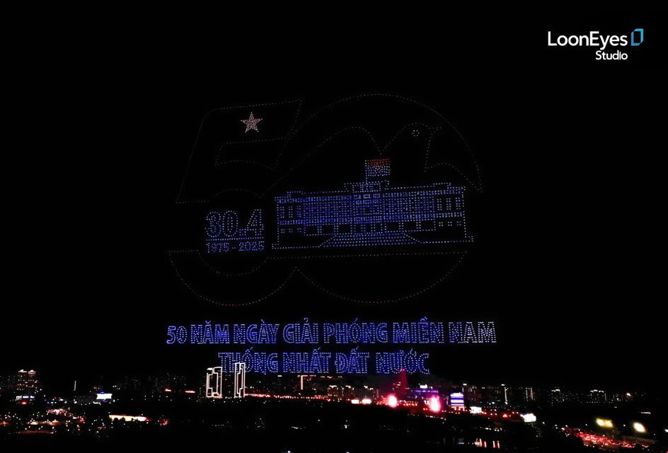 ベトナム南部解放・南北統一50周年記念イベントでの10,500機のドローンショー